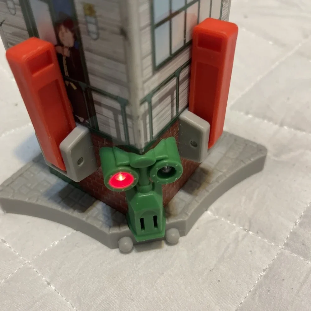 Thomas and Friends MARON SIGNAL HOUSE Lights Sound Train Wooden Railway, Working